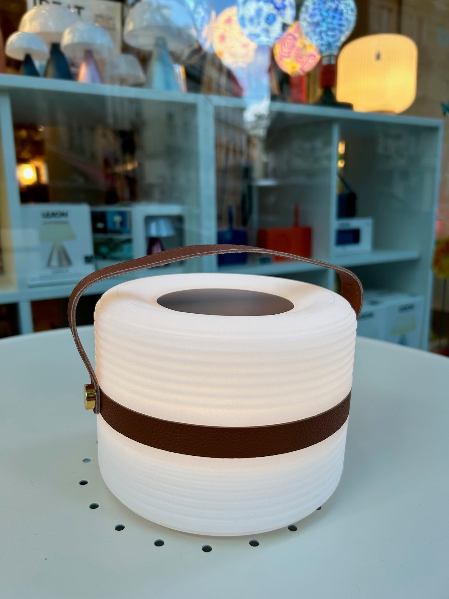 VILMA  / Lampe cylindrique sans fil d'extérieur avec poignée en cuir